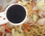 รูปขั้นตอนการทำที่ 12 ของ โฮมเมดยากิโซบะ Homemade yakisoba Thai style (sorry, my style ; D )