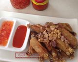 รูปขั้นตอนการทำที่ 4 ของ ปีกไก่ทอดเกลือ deep-fried chicken middle wings