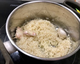 Foto del paso 4 de la receta: Calamares en su tinta con arroz 🍚