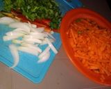Foto del paso 1 de la receta: Pollo frito con verduras