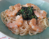 Foto del paso 4 de la receta: Espaguetis con gambas y espinacas