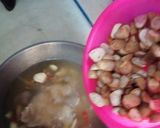 รูปขั้นตอนการทำที่ 4 ของ ต้มแซบหมูใส่เห็ดฟาง(เนื่องจากหากระดูกอ่อนไม่ได้เลยใช้เนื้อหมูแทน