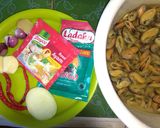 Foto langkah ke 1 dari resep Tumis kerang.