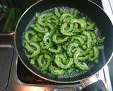 吻仔魚炒苦瓜(簡單料理)的食譜步驟2照片