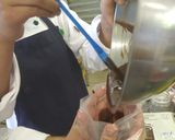 Foto del paso 3 de la receta: Bombones de  chocolate con relleno de chapulín