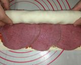 Foto langkah ke 3 dari resep Smoke Beef and Cheese Pinwheels.