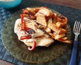 Foto del paso 5 de la receta: Una idea rápida: Papas, cebolla y morrón fritos, con pollo