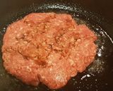 Foto del paso 5 de la receta: Cheese burger de Cebolla Roja Caramelizada con Soja y Miel