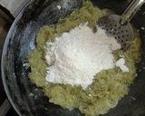 A picture of step 4 of Lauki Halwa.