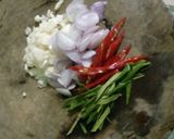 Foto langkah ke 1 dari resep Nasi Goreng Daun Jeruk.