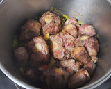 Foto del paso 3 de la receta: Rabo de Ternera en salsa de Vino Tinto