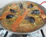 Foto del paso 28 de la receta: Paella de pescado y marisco