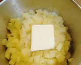 Rántott sertéskaraj krumplipürével recept fázis 4 fotója