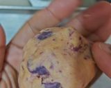 Foto langkah ke 5 dari resep Soft Cookies Ubi Ungu (Ubee Soft Cookies) dengan isian creamcheese.