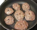 A picture of step 3 of Mackerel Hamburgers.