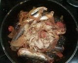 A picture of step 4 of Pan-fried Sardines with Tomato and Onion.