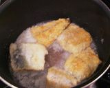 A picture of step 4 of Ginger and Garlic Mackerel Fritters (Saba no Tatsuta-age).
