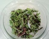 A picture of step 1 of Marinated Seaweed and Octopus Salad.