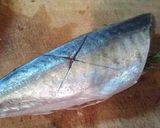 A picture of step 1 of Grilled Horse Mackerel with Rosemary and Garlic.