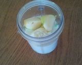 A picture of step 1 of Green Ginger Smoothie.