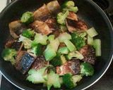 A picture of step 4 of Mackerel, Broccoli and Garlic Stir-Fry.