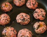 A picture of step 4 of Hijiki Burgers.
