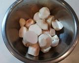 A picture of step 1 of Stewed Taro Nimono.