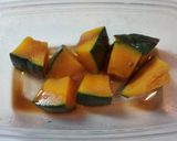 A picture of step 3 of Steamed Kabocha Squash (Kabocha-ni).