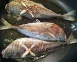 A picture of step 4 of Grilled Horse Mackerel with Rosemary and Garlic.