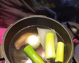 Foto del paso 1 de la receta: Sopa de coliflor con jamón y huevo cocido