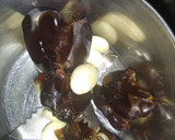 A picture of step 1 of Dates and almonds shake.