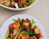 Hình bước làm 3 của món Mì gạo lứt xào tôm thịt
