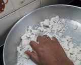 तांदुळाचे उकडीचे मोदक (tandalache ukadiche modak recipe in marathi) रेसिपी स्टेप 4 फोटो 