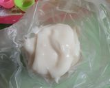 Foto langkah ke 3 dari resep Khanom Leum Kleun Merah Putih.