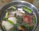 Foto langkah ke 3 dari resep Kaldu ikan kakap.