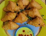 A picture of step 8 of Potato and Pea Samosas.
