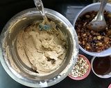 A picture of step 4 of Christmas fruit cake.