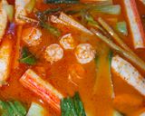 Foto langkah ke 6 dari resep Tom yam udang steamboat | Kuah super cantik.