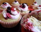 Foto del paso 7 de la receta Cupcakes de fresa "San Valentín"