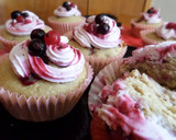 Foto del paso 7 de la receta: Cupcakes de fresa "San Valentín"