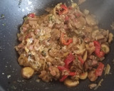 Foto del paso 4 de la receta: Revuelto de setas con cebollino