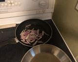 A picture of step 2 of Shrimp Scampi.
