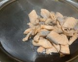 A picture of step 4 of Thai Style Salmon Spicy Salad.