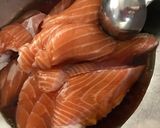 A picture of step 1 of Seasoned Salmon with Sesame Oil and Mentsuyu.