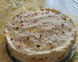 Foto del paso 3 de la receta: Tarta de queso de lima y coco sin horno
