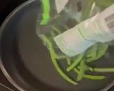 A picture of step 1 of Garlic & Butter Green Beans.