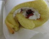 A picture of step 8 of Strawberry Roll Cake with Mascarpone Cream.