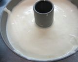 A picture of step 10 of Sakura Chiffon Cake.