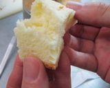 A picture of step 15 of Sakura Chiffon Cake.