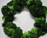 A picture of step 3 of Broccoli Christmas Tree and Wreath.